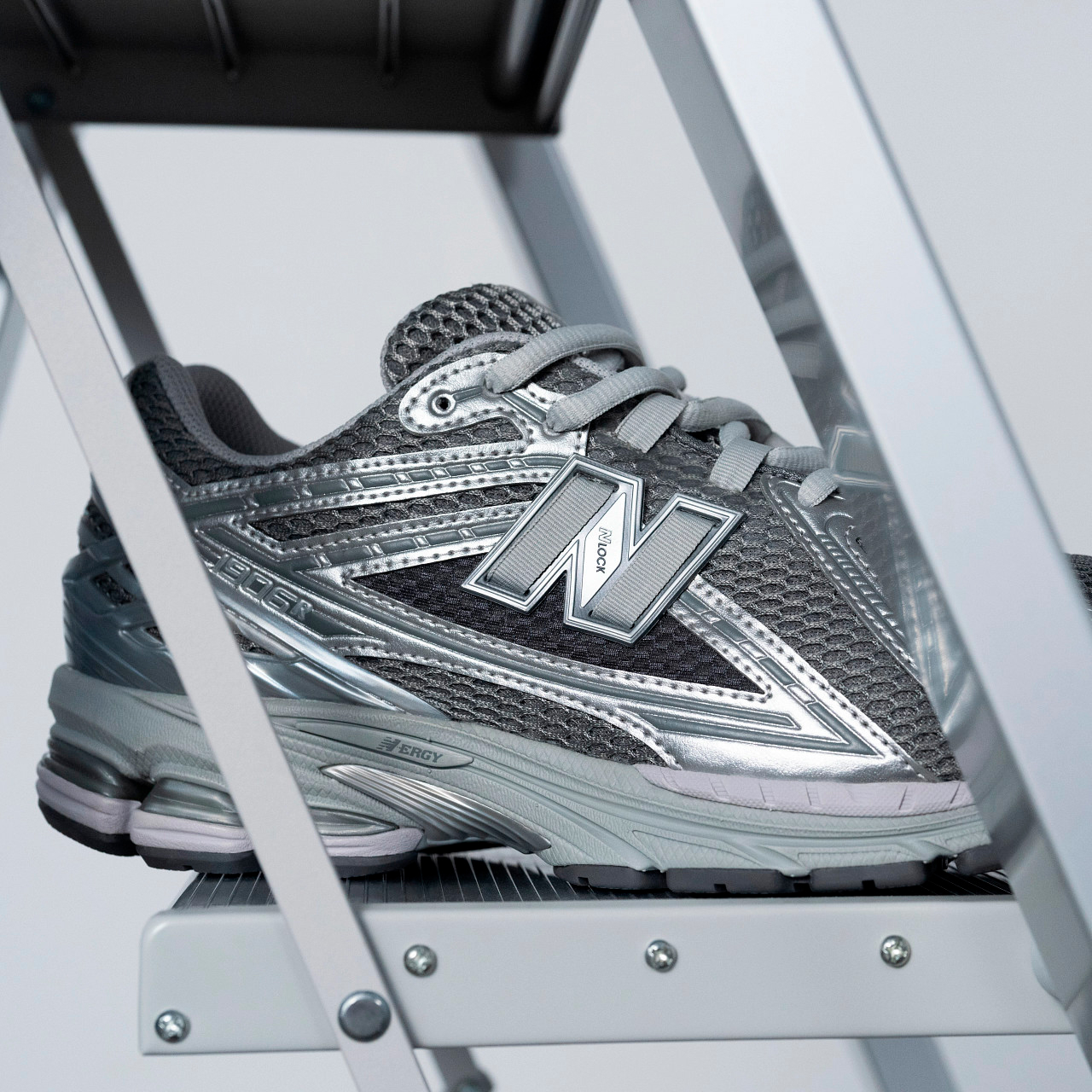 New Balance 1906