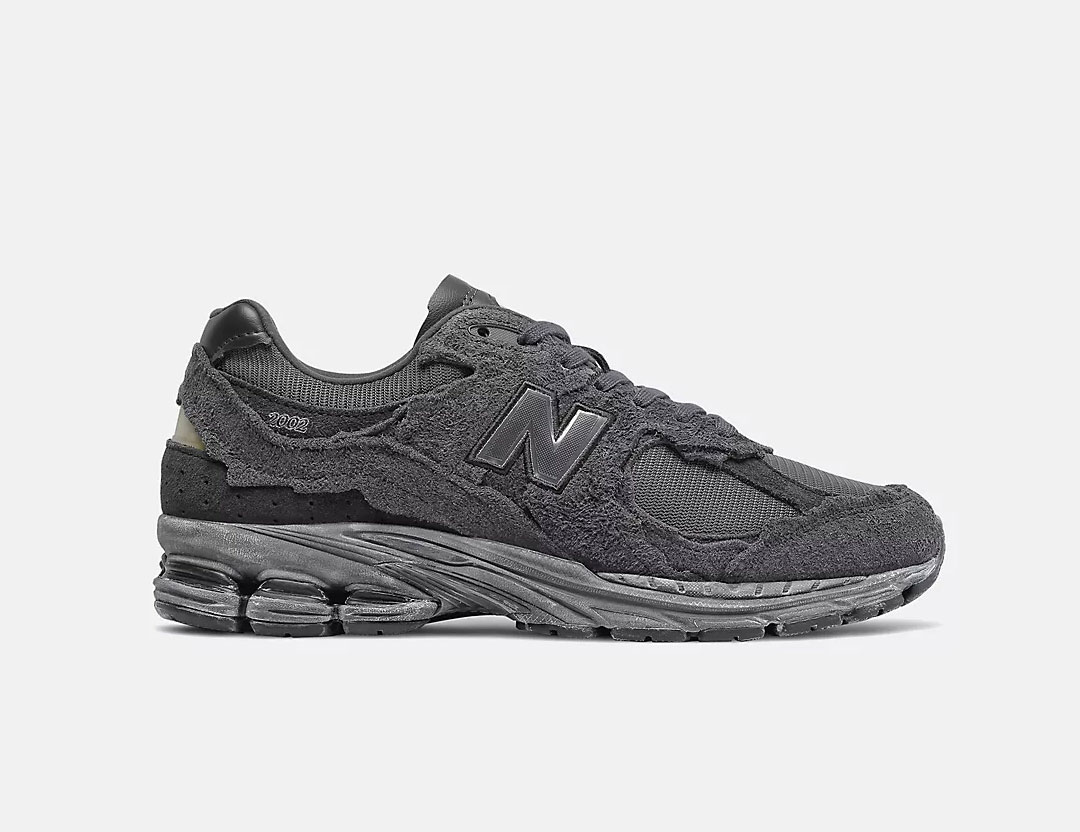 New Balance Protection Pack AW25