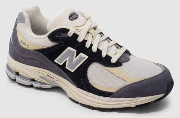 New Balance M2002  - cream-black