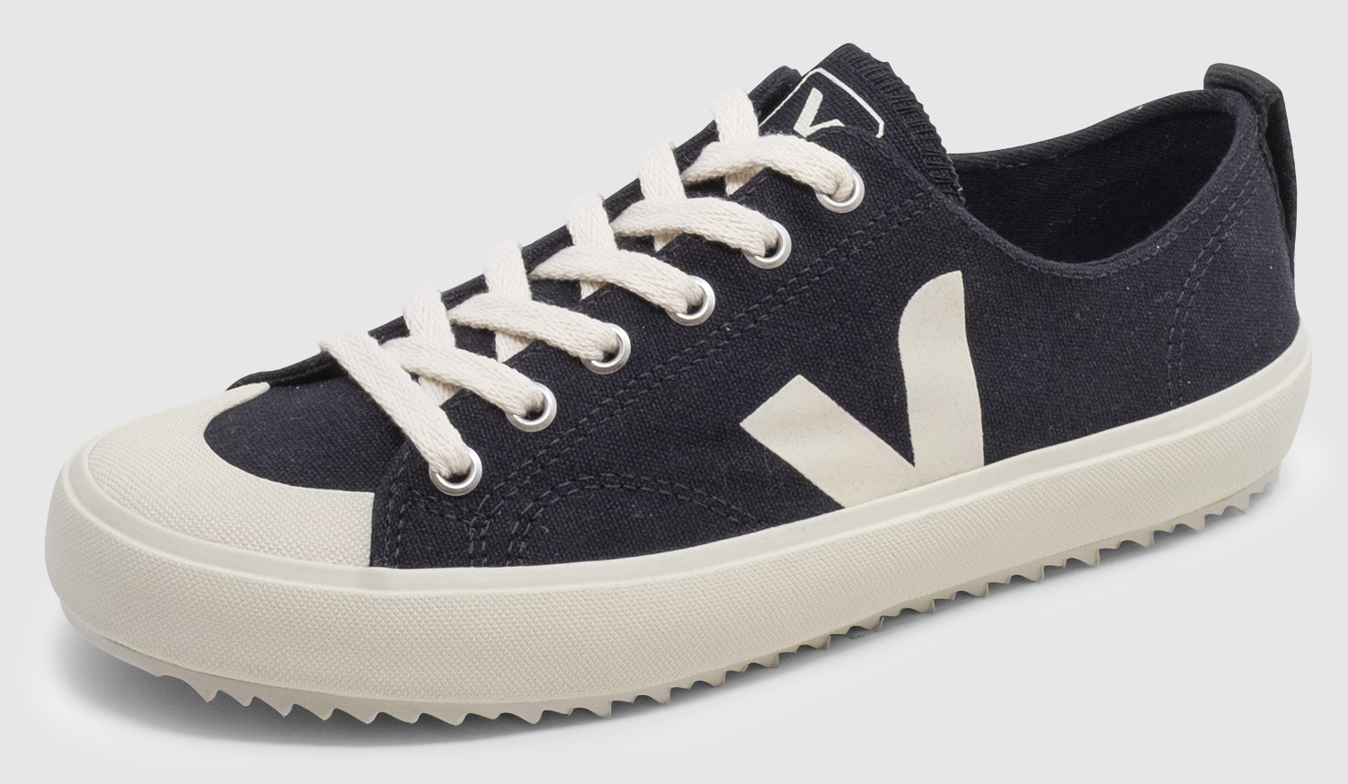 veja nova canvas black pierre