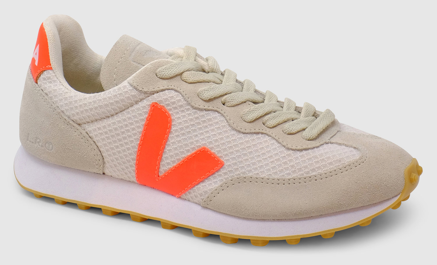veja off white
