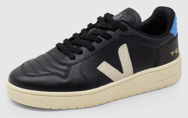 Veja V-82 Leather - black-pierre